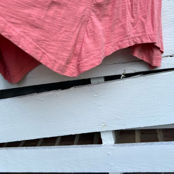 NWOT Sharkbite Hem Tee Shirt - Picture 4 of 6